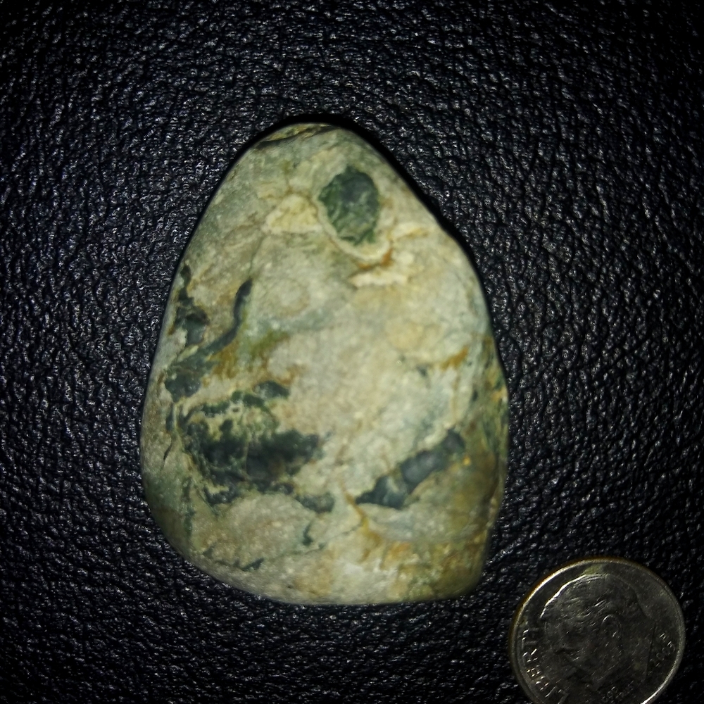 Jewelers jade specimen for pendant